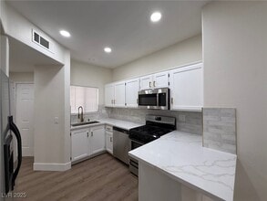 Building Photo - 2117 Echo Bay