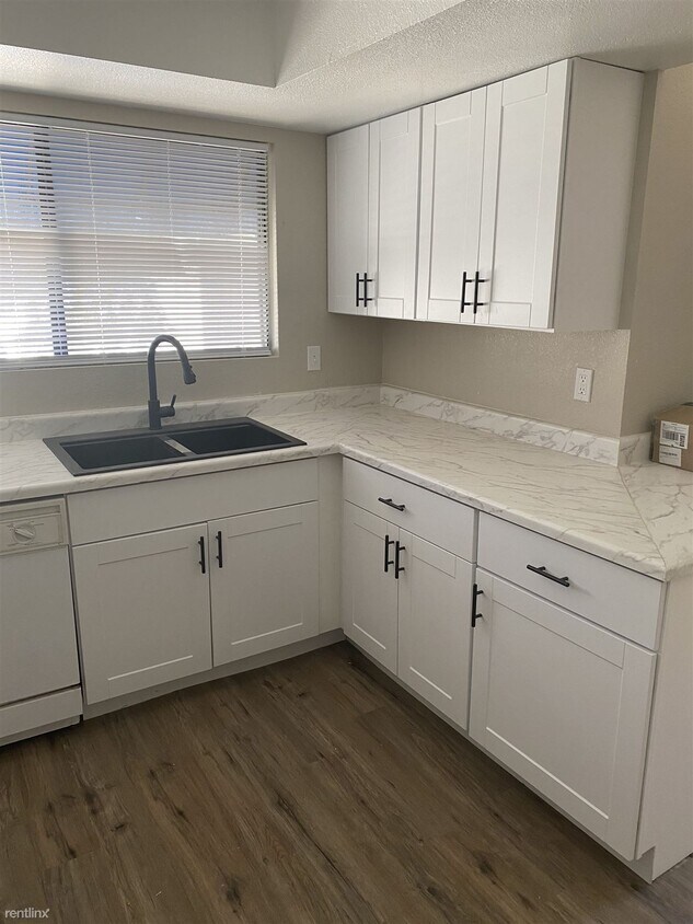 Foto principal - 2 br, 2 bath Condo - 2643 Red Rock Street 201