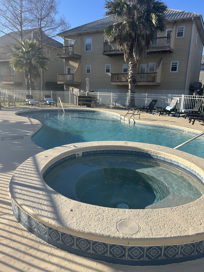 Building Photo - 4 Yacht Club Dr