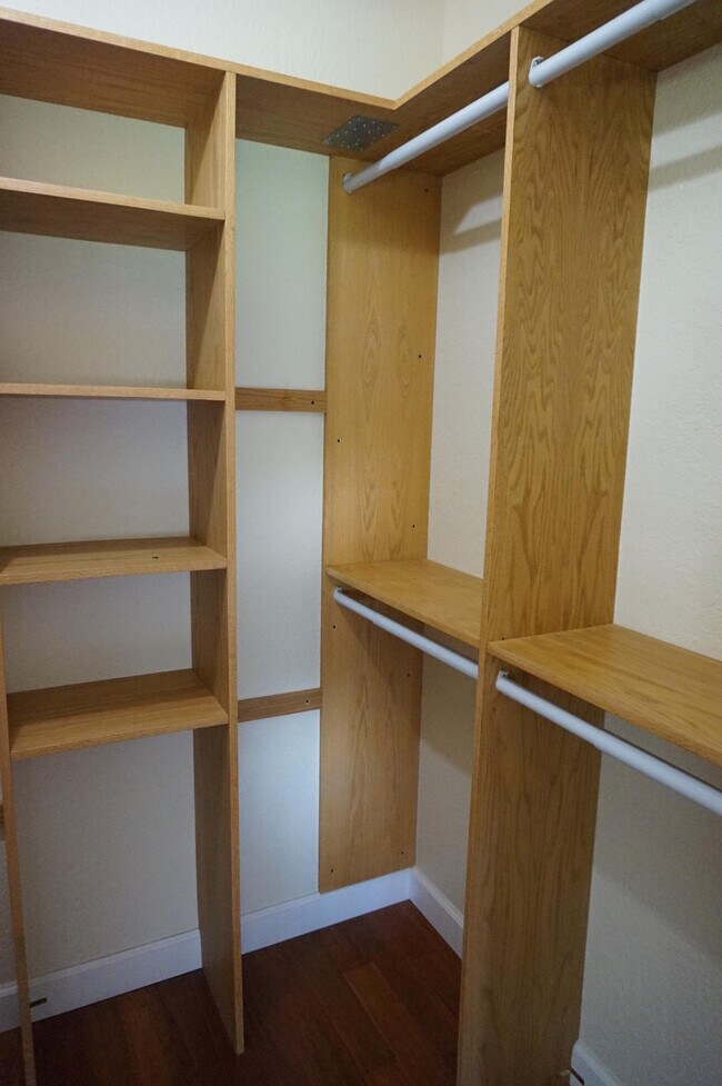 Foto del edificio - 6673 Moonlit Dr