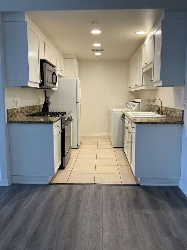 Primary Photo - Club 42 #304