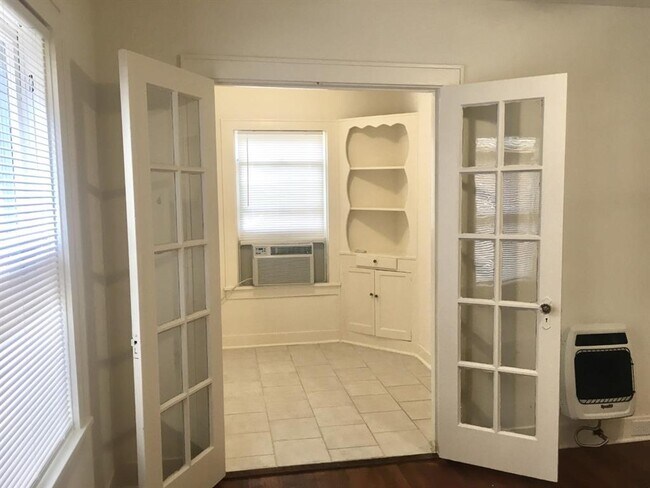 Foto del edificio - 1031 Usener St