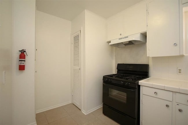 Building Photo - 8819 Timberside Dr