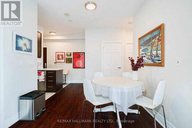 Building Photo - 35 Balmuto St