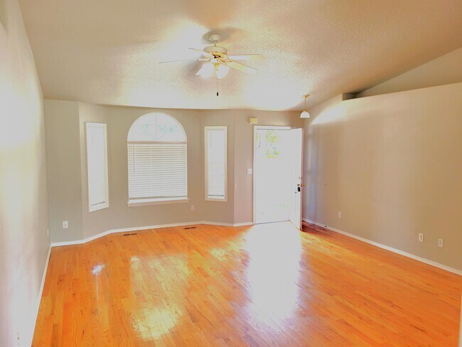 Foto del edificio - 2093 S Chinkapin Pl