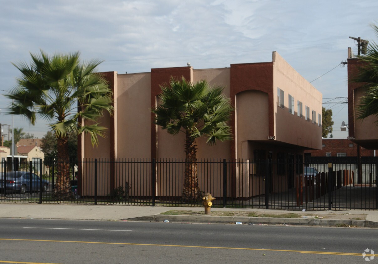 Foto del edificio - 7800 Avalon Blvd