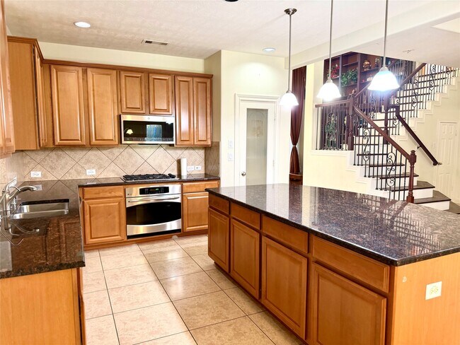 Foto del edificio - 6839 Emerson Ln