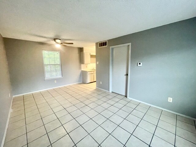 Building Photo - 2701 Colonial Ave