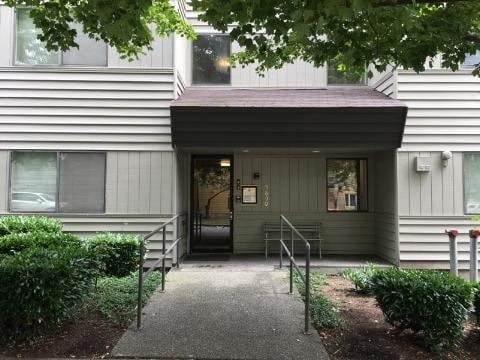 Building Photo - Kristine Apartments - Room for rent