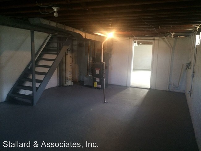 Building Photo - 4441 Indianola Ave