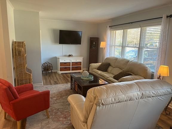 Building Photo - 233 Jeb Stuart Dr