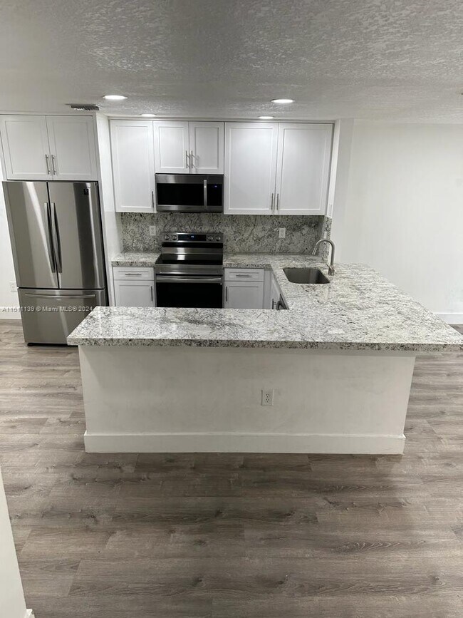 Building Photo - 9906 Costa Del Sol Blvd