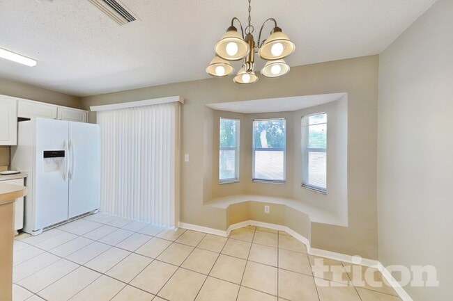 Building Photo - 6739 Summer Haven Dr