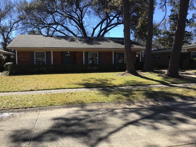 Foto del edificio - 325 Levin Ln