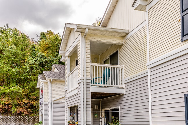 Building Photo - 585 Franklin Grove Church Rd