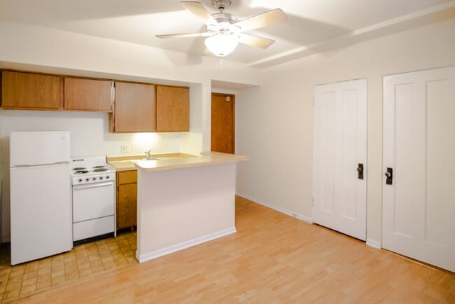 Building Photo - 1504 N Dearborn Pkwy