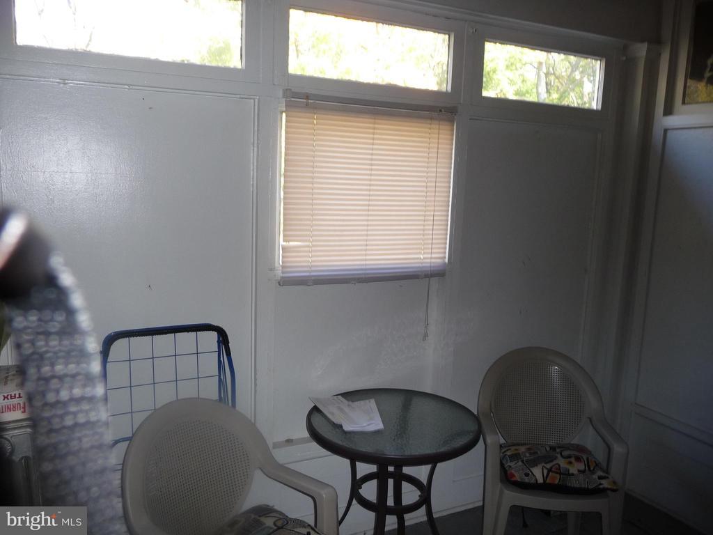 Foto principal - 1860 Lindley Ave