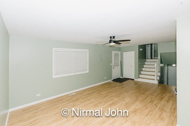 Foto del edificio - 30 Monterey Dr