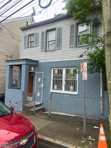 Primary Photo - 10 Mary St