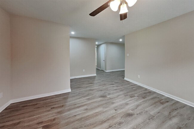 Foto del edificio - 16218 Range Valley Ln