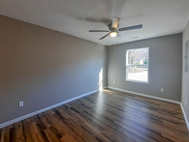 Building Photo - 1225 S Ferguson Ave
