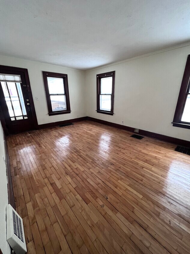 310 Mifflin Ave, Lansing, MI 48912 House Rental in Lansing, MI