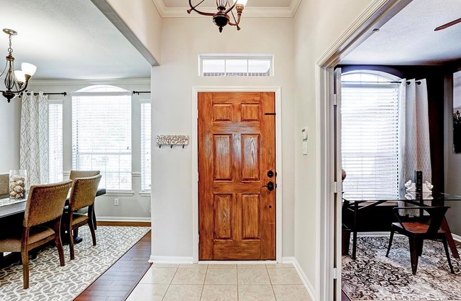 Foto del edificio - 38 Hollylaurel Dr