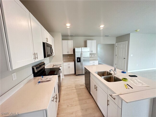 Foto del edificio - 801 Serenity Ln
