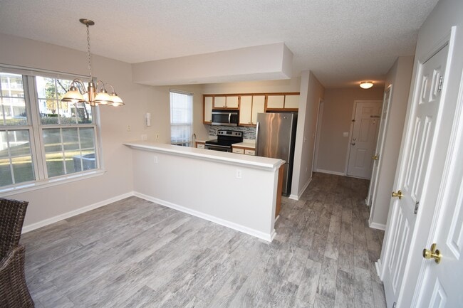 Building Photo - 4990 Windsor Green Way