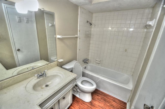 Foto del edificio - 234 Wickhamford Way