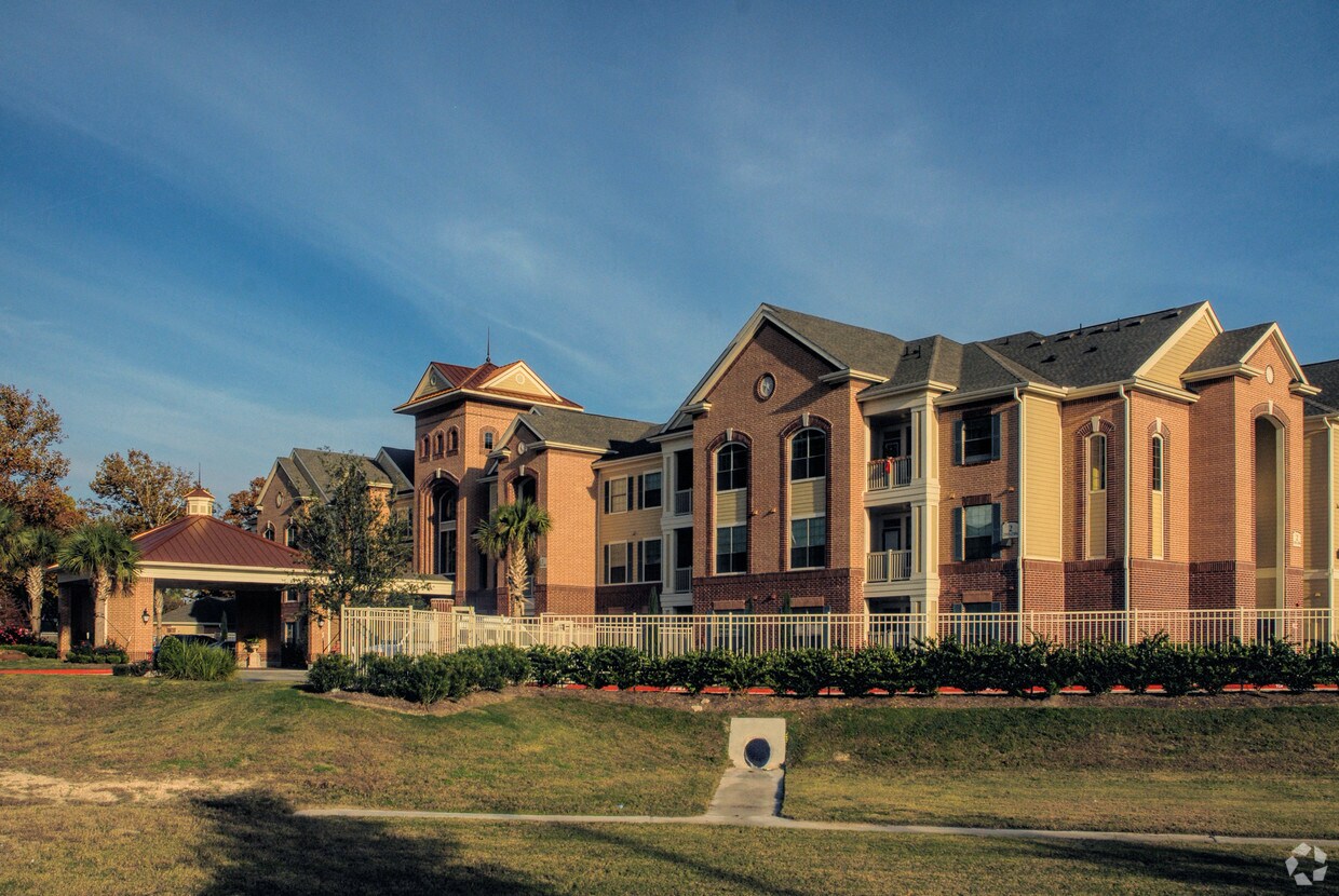 Foto principal - Campanile At Justice Park-Senior Community