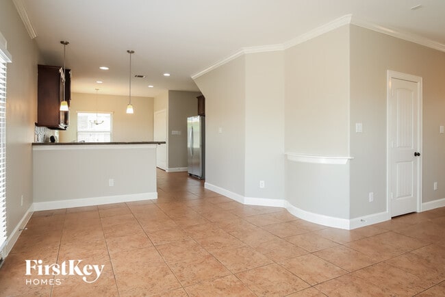 Building Photo - 320 Country Crossing Cir