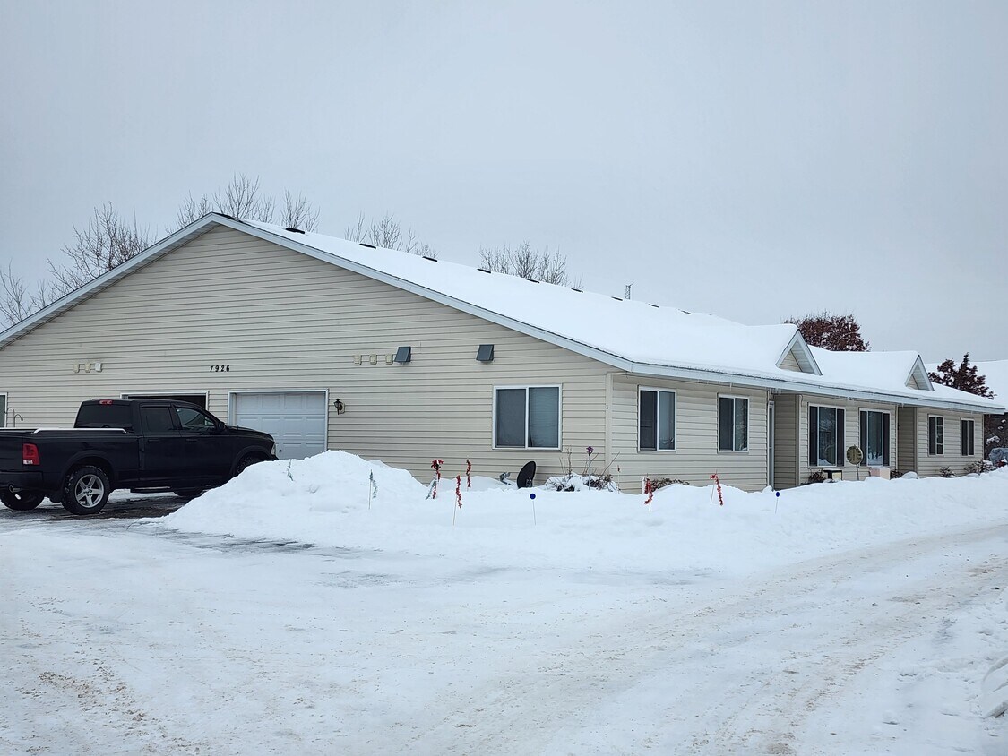 Foto principal - 7926 Greenwood Rd