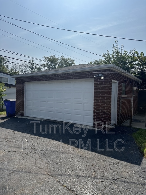 Building Photo - 11613 Kedzie Ave
