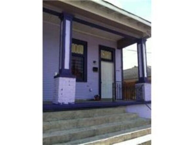 Foto del edificio - 5106 Burgundy St