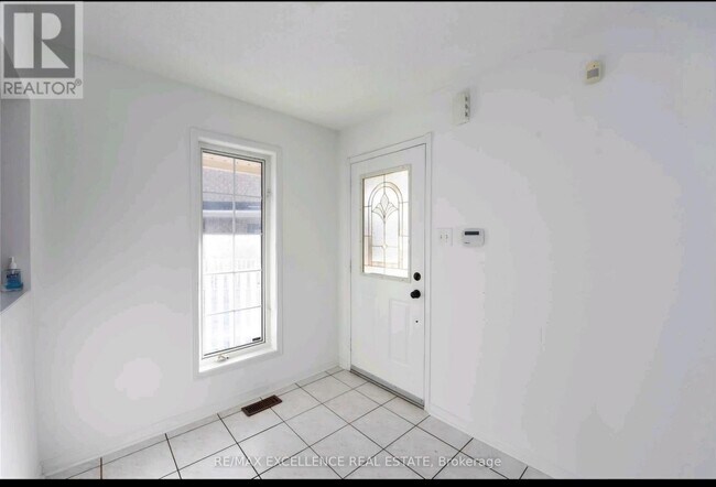 Building Photo - 24 Hayloft Ct