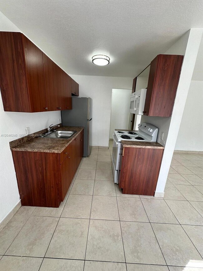 Foto del edificio - 16120 NE 19th Pl