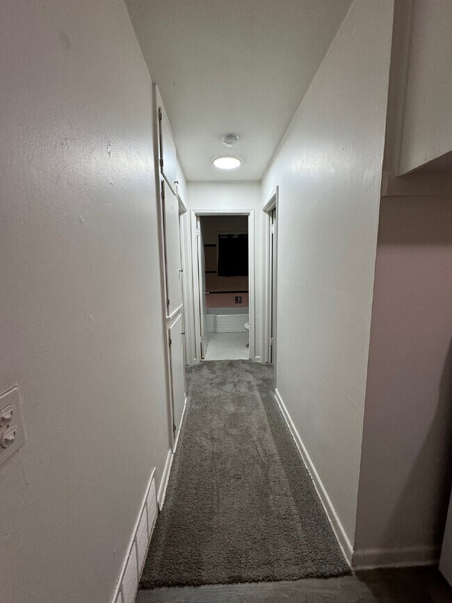 Foto del edificio - Charming 2-Bedroom Duplex in Wichita