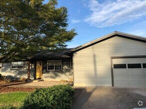 Building Photo - 2140 NW 23rd St