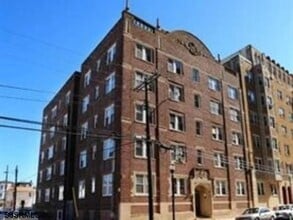 Building Photo - 33 S Iowa Ave