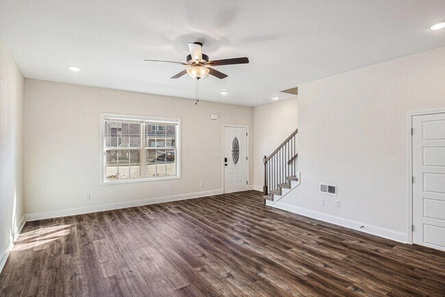 Foto del edificio - 550 Peachers Mill Rd