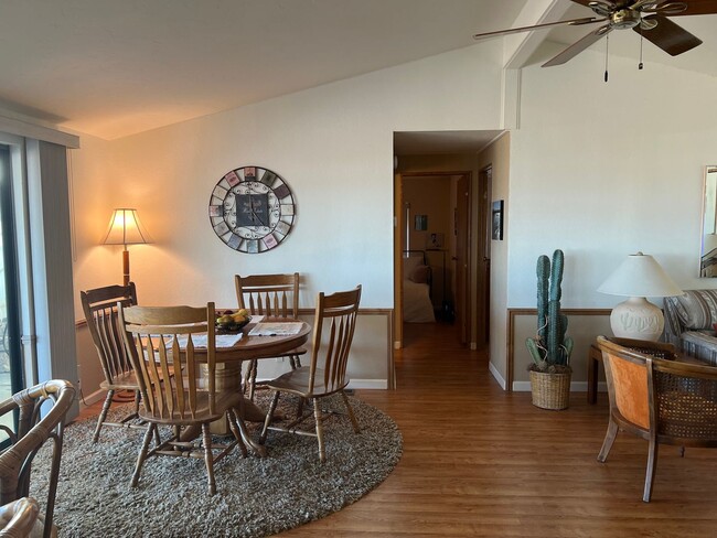 Building Photo - VACATION RENTAL