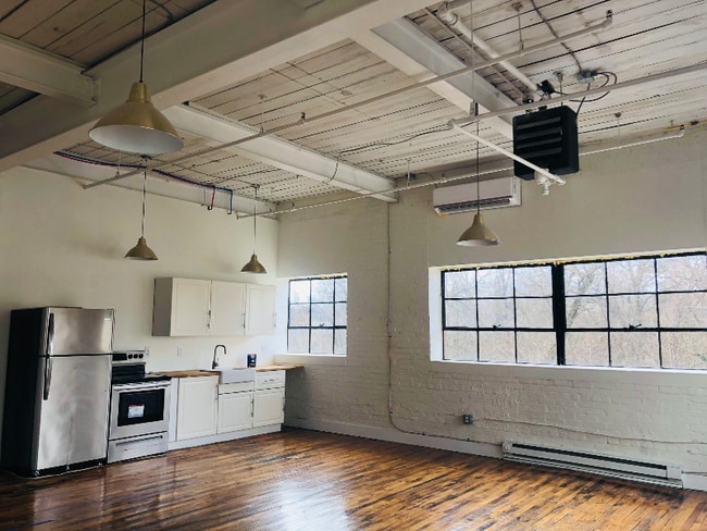 Building Photo - 1417 Kemper St