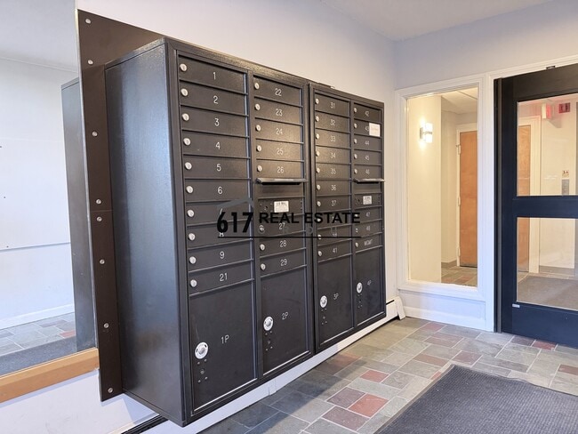 Foto del edificio - 2018 Commonwealth Ave