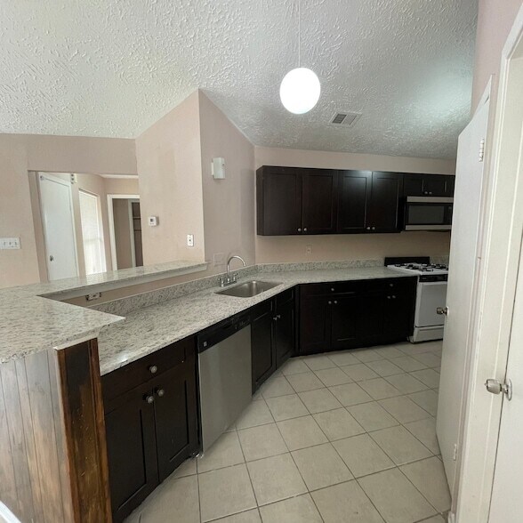 Foto del edificio - 7017 Haven Creek Dr