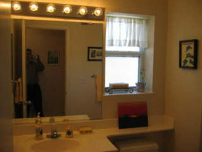 Building Photo - 606 Arcadia Terrace