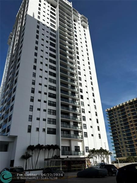 Building Photo - 2301 S Ocean Dr
