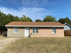 Building Photo - 3621 Teal Dr