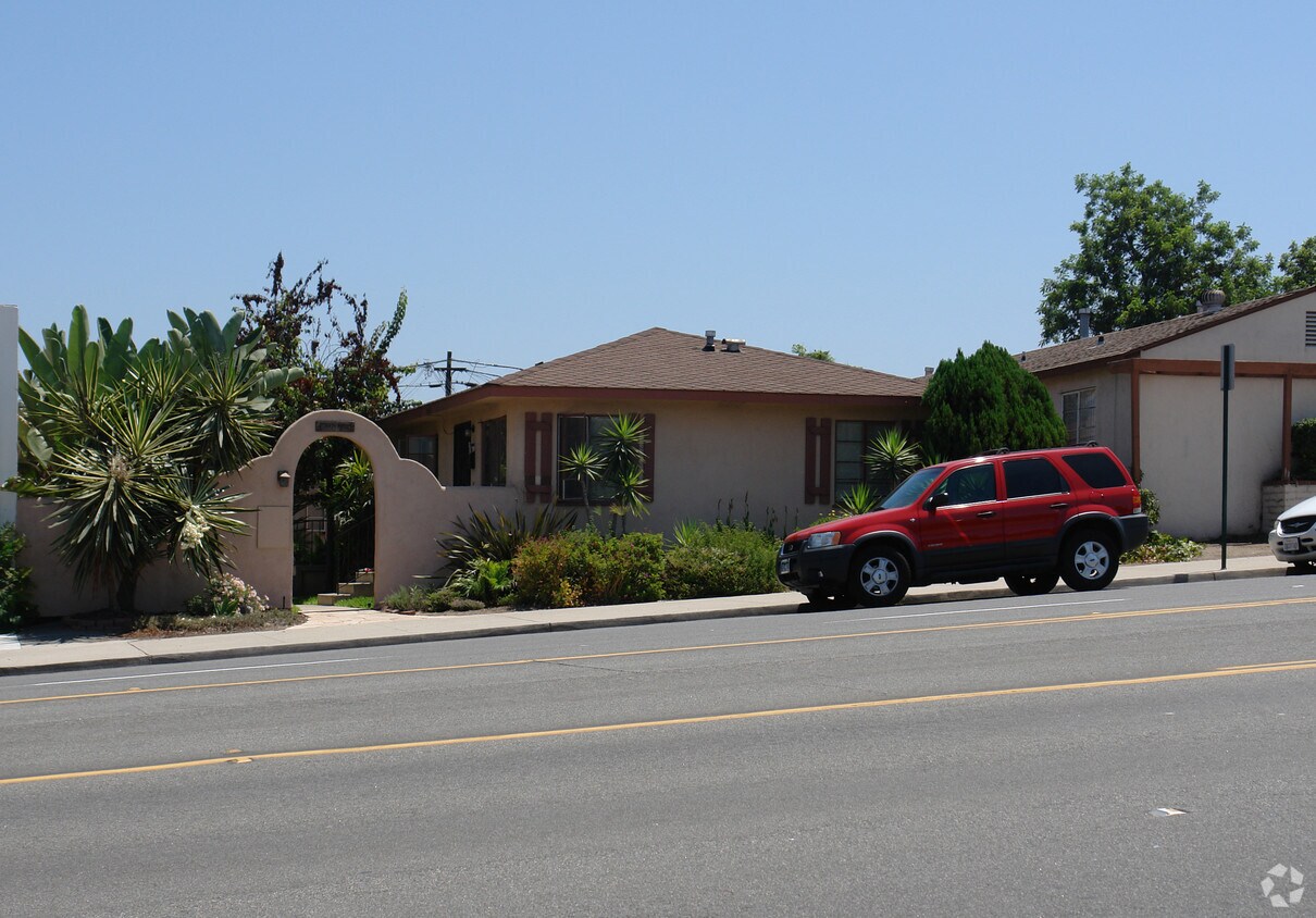 Building Photo - 8837-8839 La Mesa Blvd