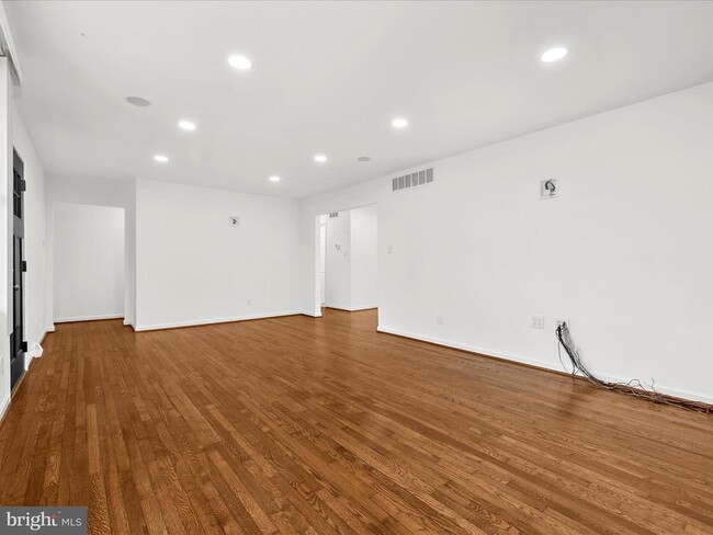 Foto del edificio - 7718 Suitt Dr